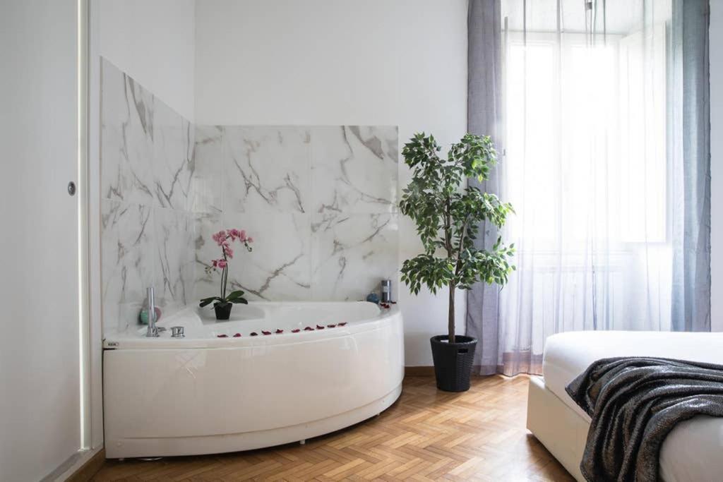 Silver Luxury Jacuzzi Suite Trastevere - Top Collection Rome Bagian luar foto